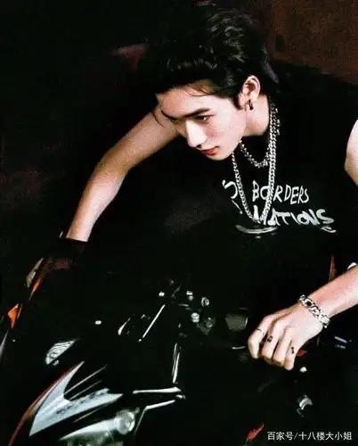 【时代少年团-宋亚轩】没有人能拒绝港风背头的芽芽