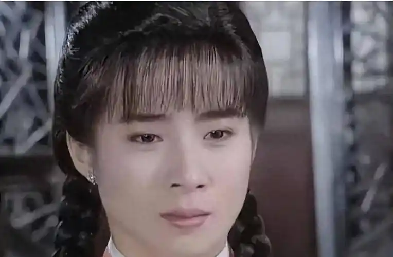 一代苦情女星,靠悲惨戏爆红,巅峰时为爱情退圈,如今现状又如何_岳翎