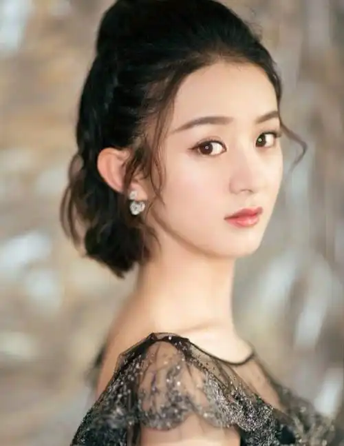 赵丽颖19岁海选旧照曝光,包子脸大眼睛,可爱依旧_网易订阅