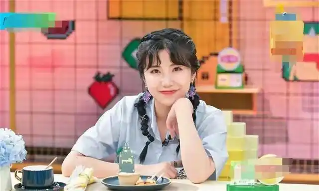 说到罗拉,相信如果大家看过《拜托了冰箱》这档节目,就会对她感到眼熟