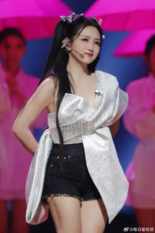 何洁初代甜妹#谁还没看过何洁古早的甜妹照片!这也太可爱了!