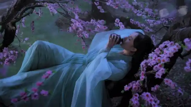 杨幂喝酒封神名场面