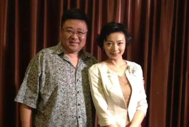 国家一级演员梁冠华,结婚32年无绯闻,老婆漂亮有才华