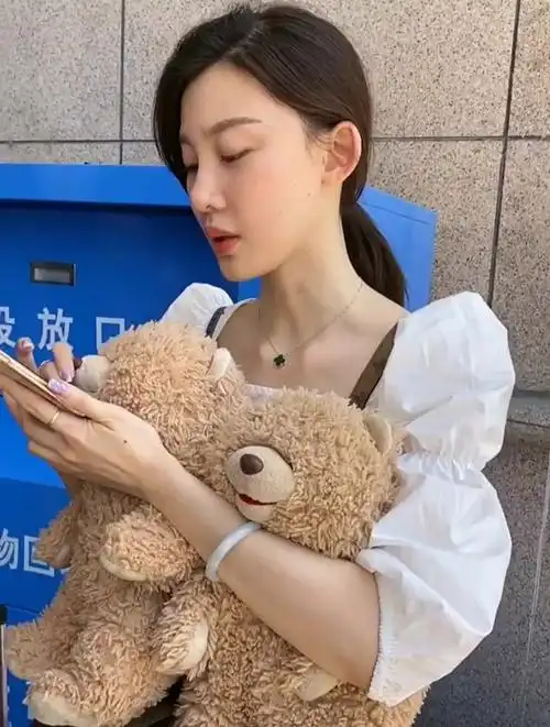 永葆童心的张芮尔