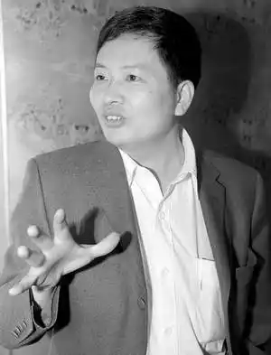 王纳文片酬涨到三万(组图)