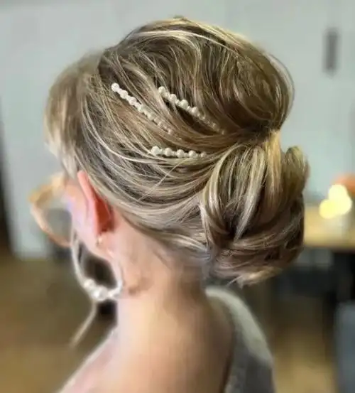 简单法式盘发发型 唯美大气自带高级感_盘发发型 - 美发站