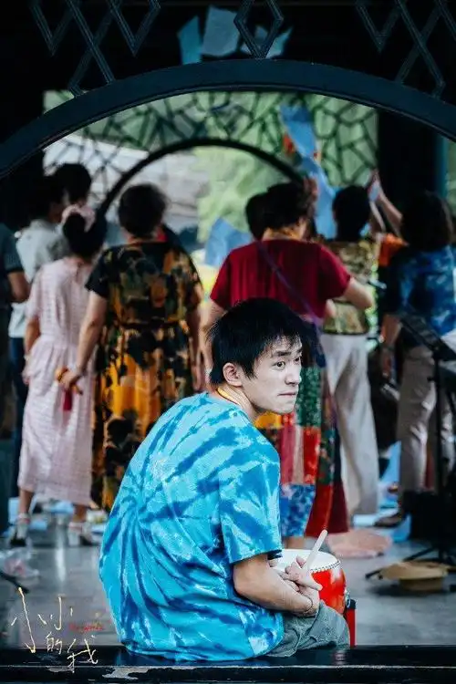 易烊千玺小小的我海外首映,太骄傲啦,刘春和也值得!