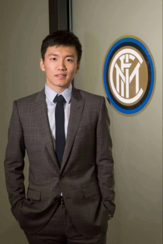 王思聪遇劲敌富二代张康阳身家超500亿或成新一代国民老公