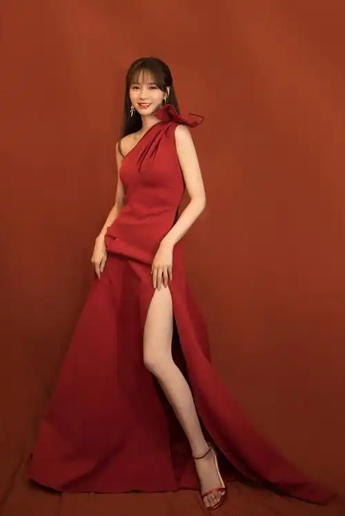 沈梦辰杜海涛举行婚礼了穿婚纱被对方感动到哭网友真的好甜