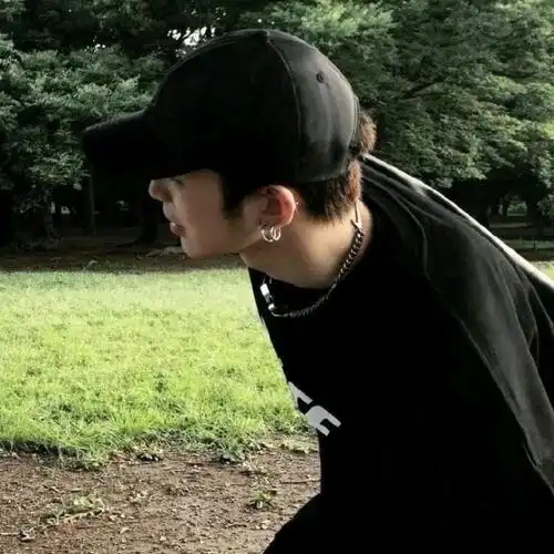 有哪些适合男生用的超级酷的微信头像