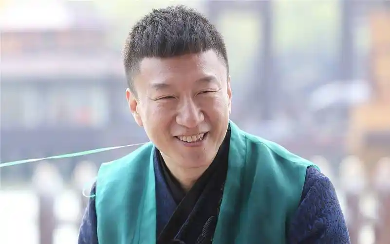 三年无戏可拍,曾经风光无两的"颜王"孙红雷,如今在干什么