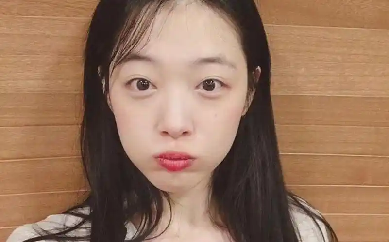 雪莉最在乎的是fx成员##雪莉生前纪录片完整版公开# 崔雪莉生前纪录