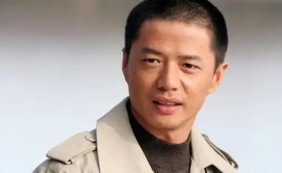 段奕宏展示了自己的才艺后,却铩羽而归,被告知原因是身高不够,不够