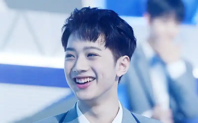 赖冠霖狙击姐姐心的奶罐各种笑