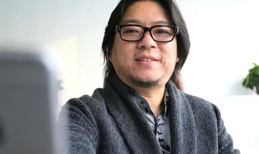 高晓松48岁生日微博庆生蛋糕造型太独特