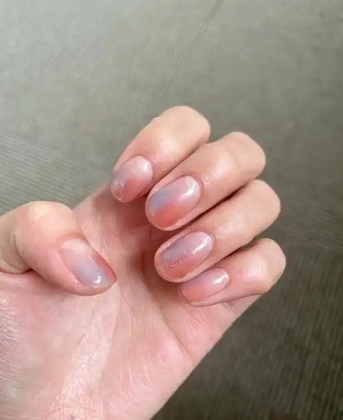 有点仙的渐变色美甲