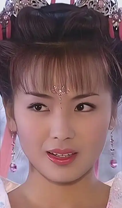 "一脸褶子"还演少女,"强行扮嫩"的风都刮到历史剧里了