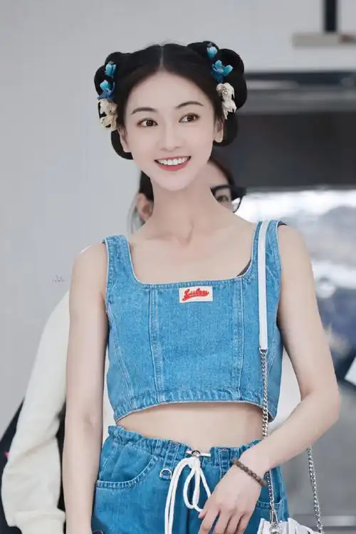 吴谨言墨雨云间