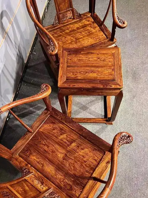 极品黄花梨家具 皇宫椅一套 榫卯结构 花纹完美 做工精致 价格不高 感