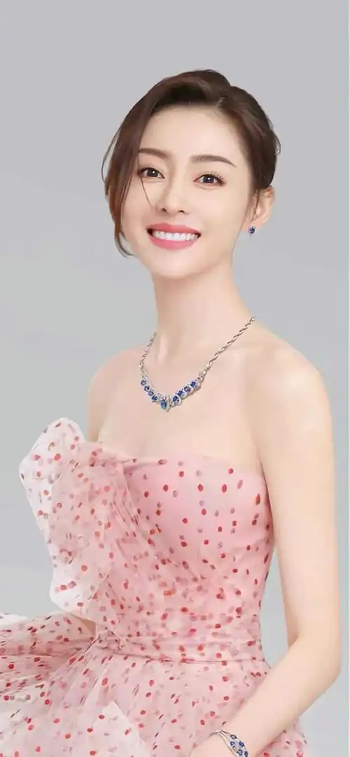 漂亮如张天爱,可惜得不来另一半一心一意的爱情.