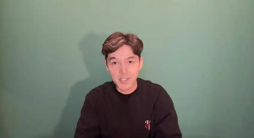 宝总胡歌素颜近照曝光41岁的他头发白了不少网友依旧有腔调