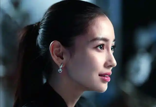 angelababy美美哒:10种不同衣着,神态各异的超然气质照