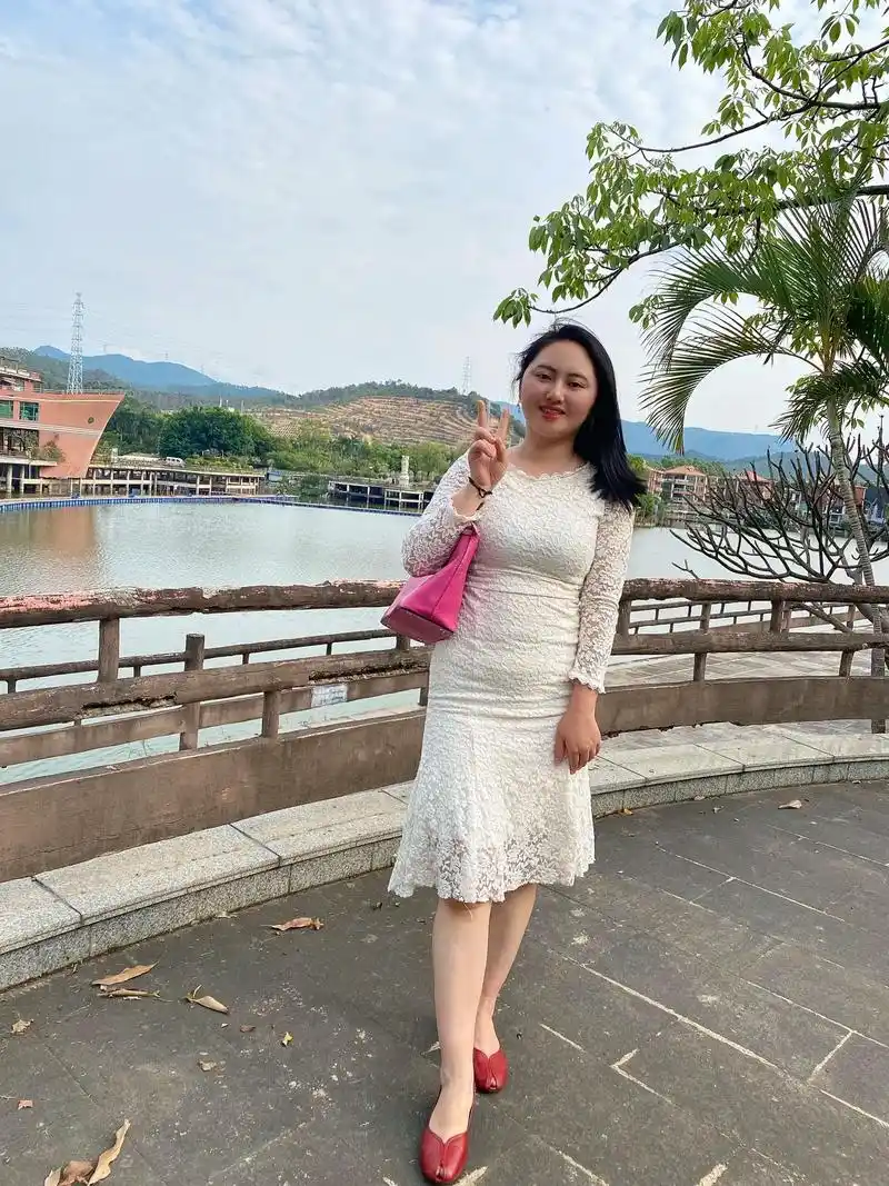 130斤又怎样,胖女孩照样要自信大方.拒绝身材焦虑,做不被定 - 抖音