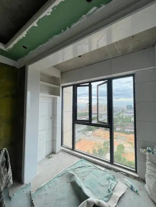 三千的大理石门套勉强还行