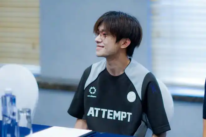 新人单元评委易烊千玺#易烊千玺上影节会议素颜生图#@tfboys-易烊千玺