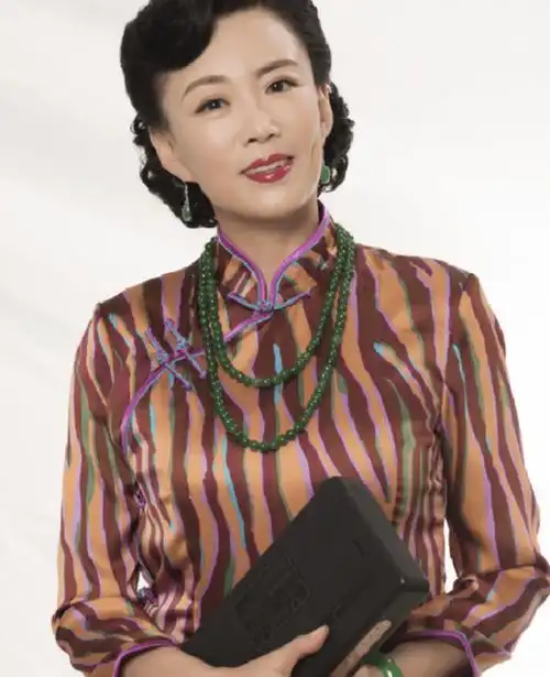 演员马丽:国家一级演员,被丈夫宠爱31年,戏红人不红也幸福_事业_家庭