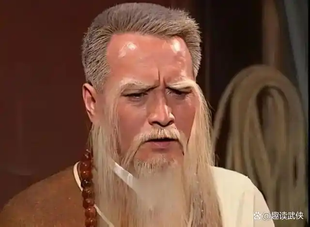 射雕中,为啥一般人不敢惹裘千仞?看看老裘的师父是谁