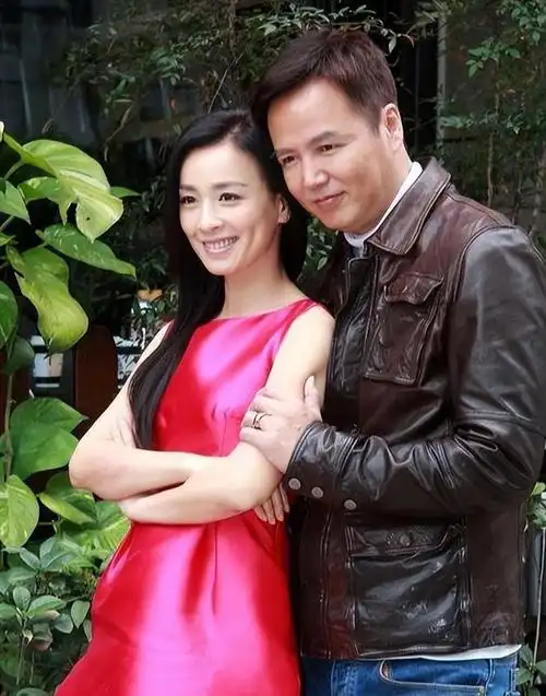 明明年纪相差不大,却看着像两代人,这6位女星把"老公熬成爹"|张庭