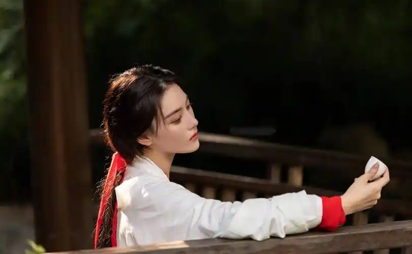 原创张馨予古装造型古装元素融合的好完美有侠女风范