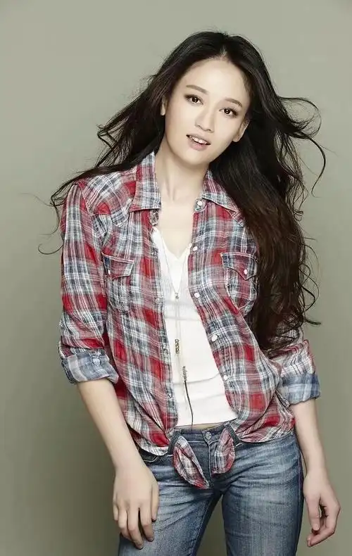 陈乔恩高清俏丽美照,时尚俏丽!