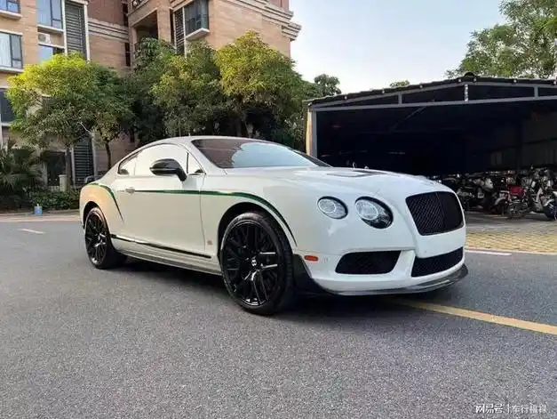 买不起全新的,买辆二手的解解馋也不错,起初我是想买奥迪a8或奔驰s的