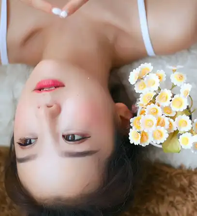 风情万种,一点儿毛病都挑不出来,看上去无可挑剔,其实生肖龙有很多的