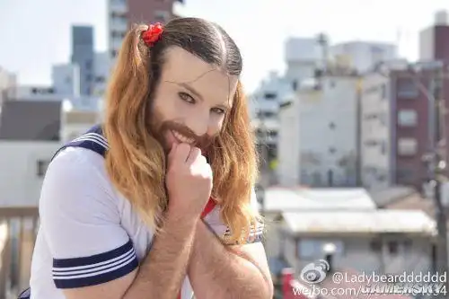 ladybeard本色cos天谕男灵珑画面太美不敢看