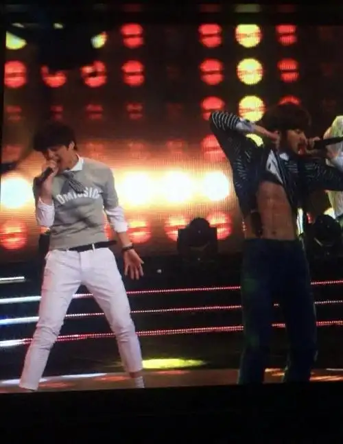 偶练小哥哥腹肌battle蔡徐坤justin超撩他的八块腹肌犯规了