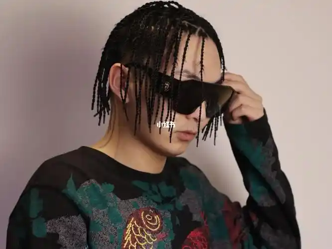 男款扭驳辫长春脏辫脏辫教程