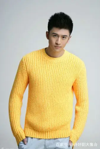 张云龙现身机场大长腿吸睛,身材满分似男模