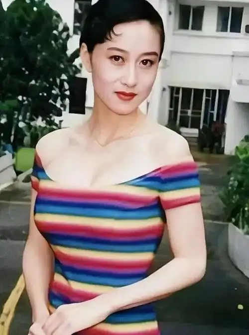 五十年难得一见的大美女利智
