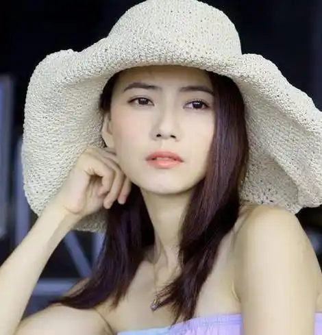 看到这张手摸孕肚照,路人:是个好妈妈_刘诗诗_低调_时候