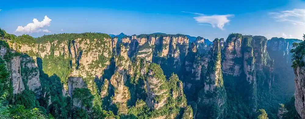 张家界地貌全景图