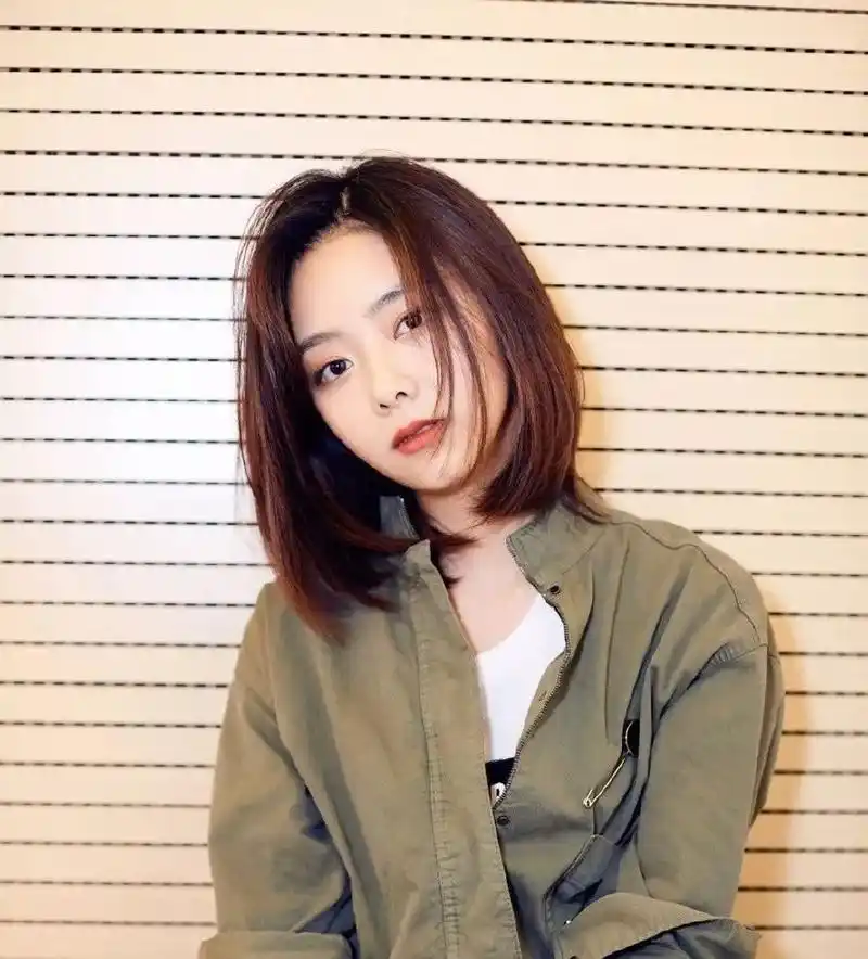 谭松韵现吃货本性,只尝不买,耿直人设没得说