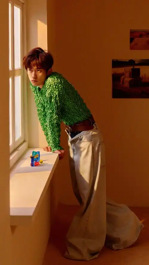 易烊千玺嘉人五月刊封面##易烊千玺新专辑刘艳芬