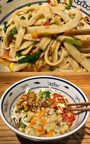 面食  美食  陕西特色 br /> 驴蹄子面  油泼面   三合一 br /> 素