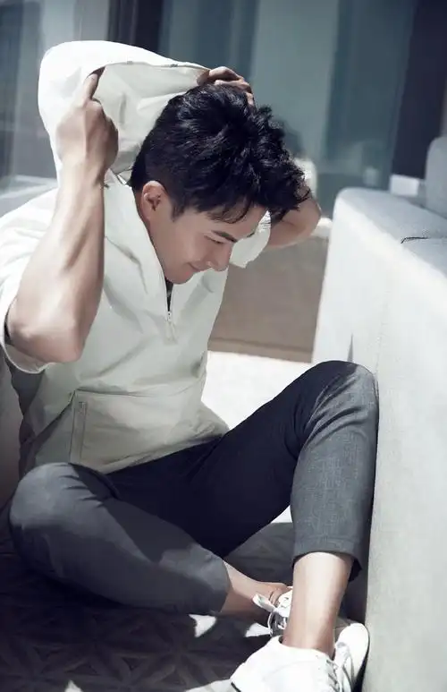 刘恺威魅力绅士范时尚写真图片