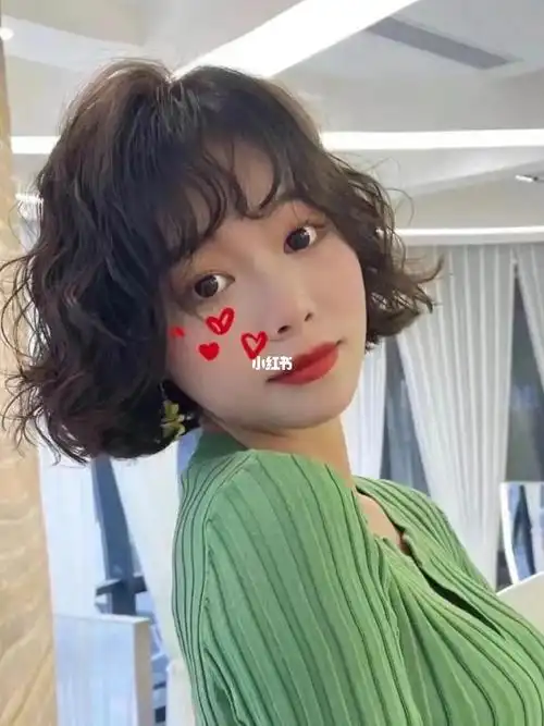 南通烫发,南通染发,南通接发短发一成不变的直头发,不防试试卷发吧