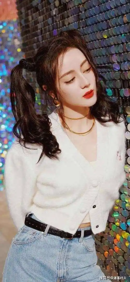 迪丽热巴这身材,内娱谁与争锋!_成为了_性格_女神