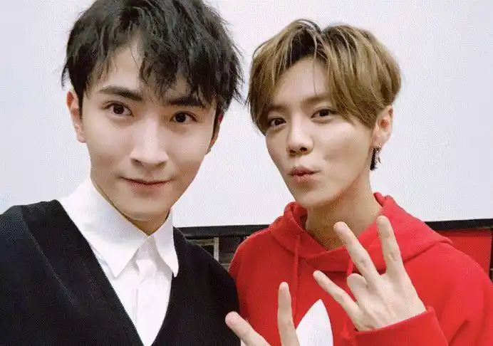 偶练2选手颜值曝光,却被嘲出天际,下一个蔡徐坤会是"他"吗?_邓超元